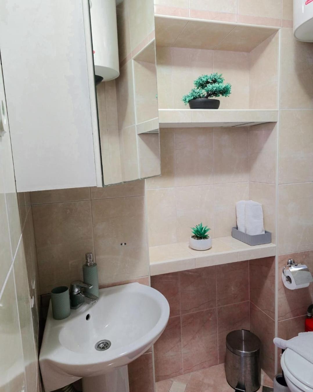 Private Bedroom With Bathroom Baska Voda Ngoại thất bức ảnh