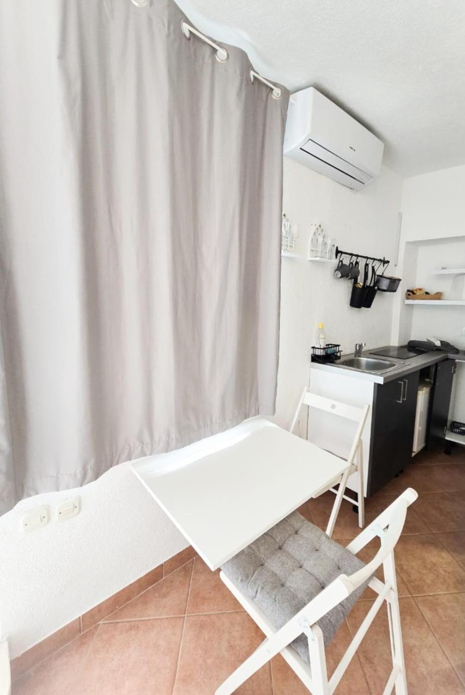 Private Bedroom With Bathroom Baska Voda Ngoại thất bức ảnh